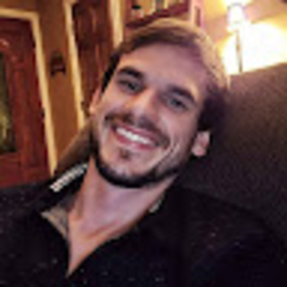 Profile Picture of Jeremy Ivens (@jeremy_ivens) on Poshmark