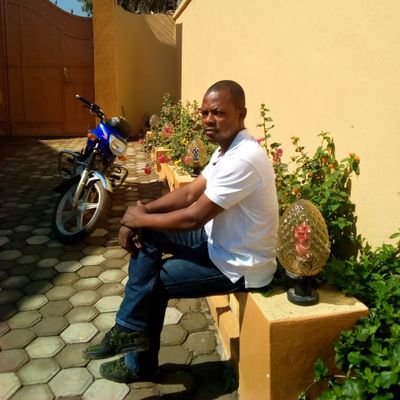 Profile Picture of Tetu Robert (@TetuRobert1) on Twitter