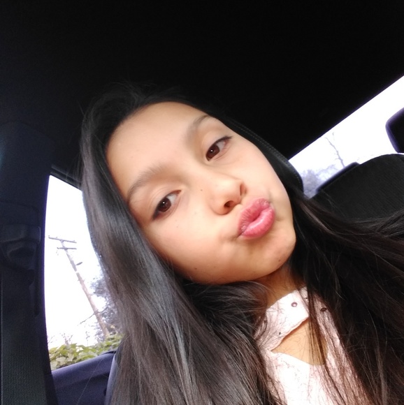 Profile Picture of Gabriella Chavez (@gabi_chavez) on Poshmark