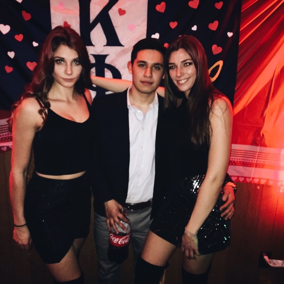 Profile Picture of Carlos Urgiles (@curgiles) on Poshmark