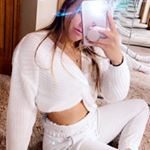 Profile Picture of j u l i a : ) (@julia.simonnn) on Instagram