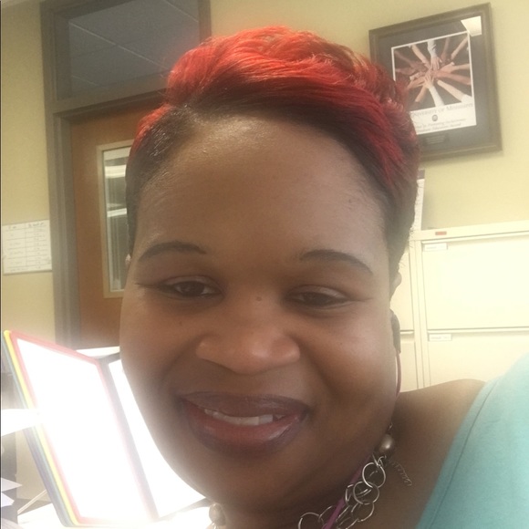 Profile Picture of Christy Isom-jones (@crisom1996) on Poshmark