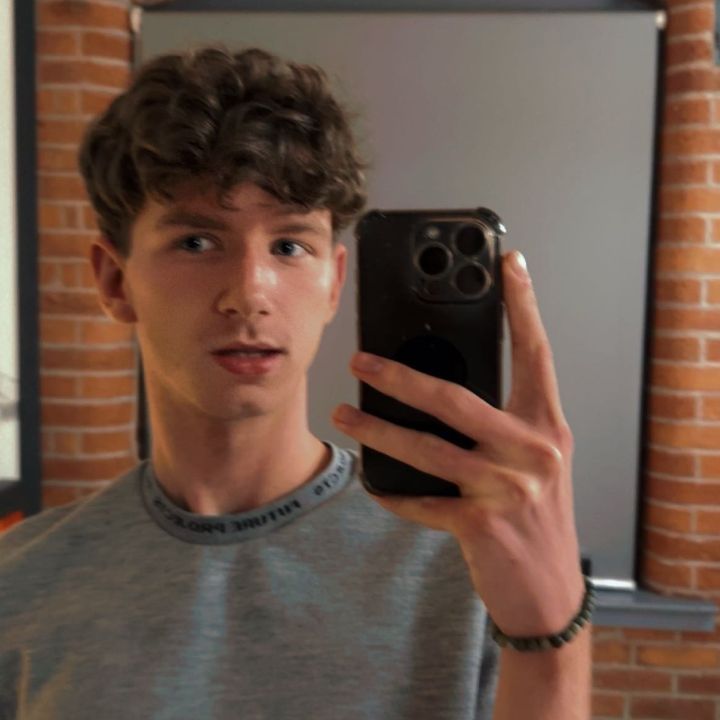 Profile Picture of aaronhawess (@aaronhawess) on Tiktok