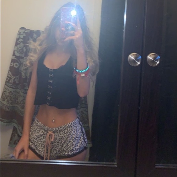 Profile Picture of Faith Dupree (@eyecandy685) on Poshmark