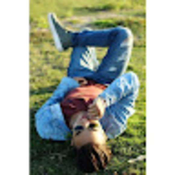 Profile Picture of Tahmid Ahmed (@ahmedtahmid2022) on Poshmark