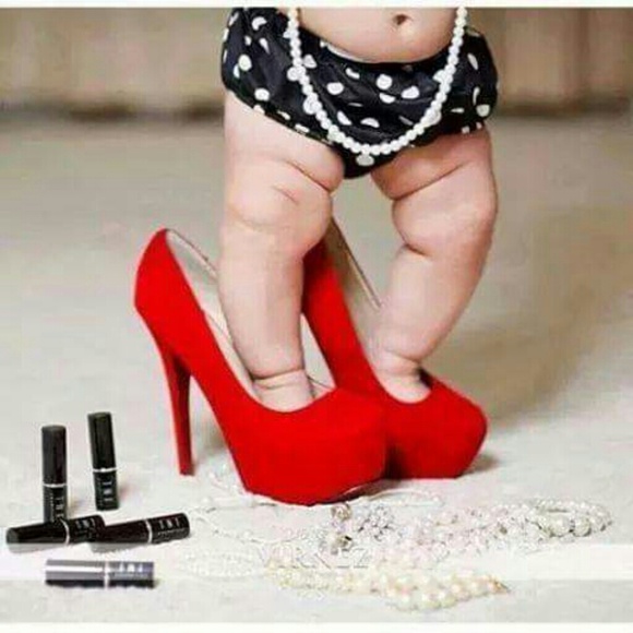 Profile Picture of Dora Ramos (@doraeliz) on Poshmark