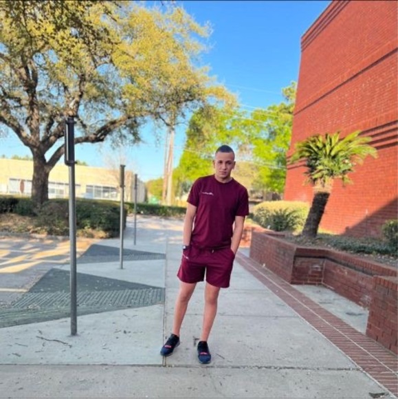 Profile Picture of Alex Arzuaga (@alexarzuaga) on Poshmark