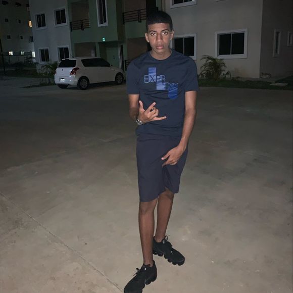 Profile Picture of Robert Berroa (@robertberroa) on Poshmark