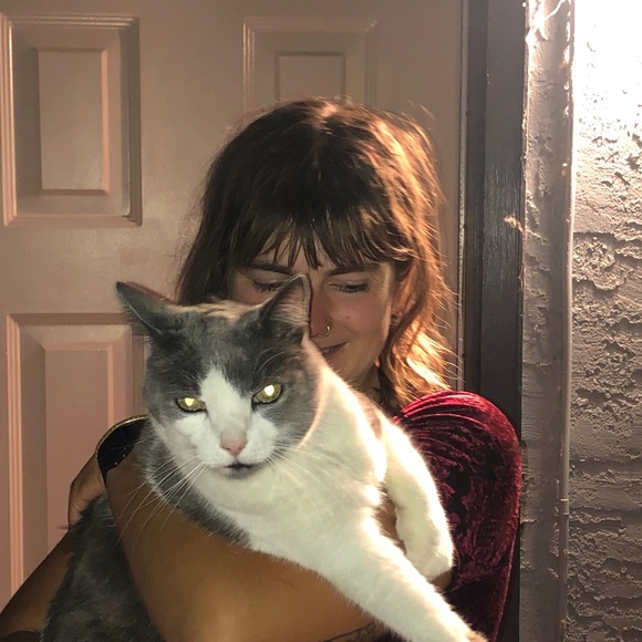 Profile Picture of Gemma Tarling (@free_range_leg) on Poshmark