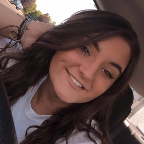 Profile Picture of Shureenia Weger (@shureeniaw) on Poshmark
