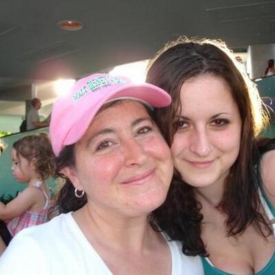 Profile Picture of Chin Deep (@melissa_placzek) on Twitter