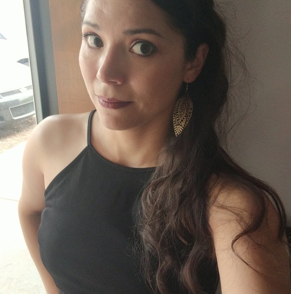 Profile Picture of Samantha Yoder (@samanthayode514) on Poshmark
