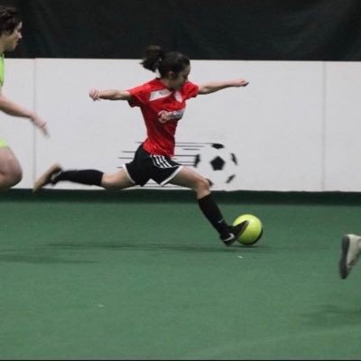 Profile Picture of Mariana Cisneros (@marianacisros) on Twitter