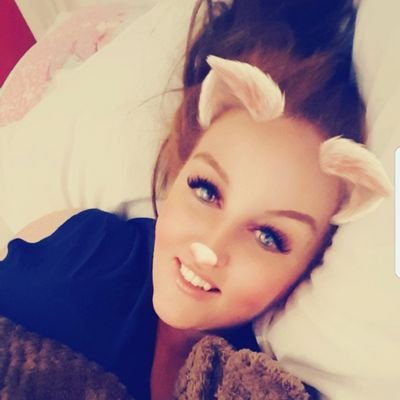 Profile Picture of Victoria (@VictoriaLewis20) on Twitter