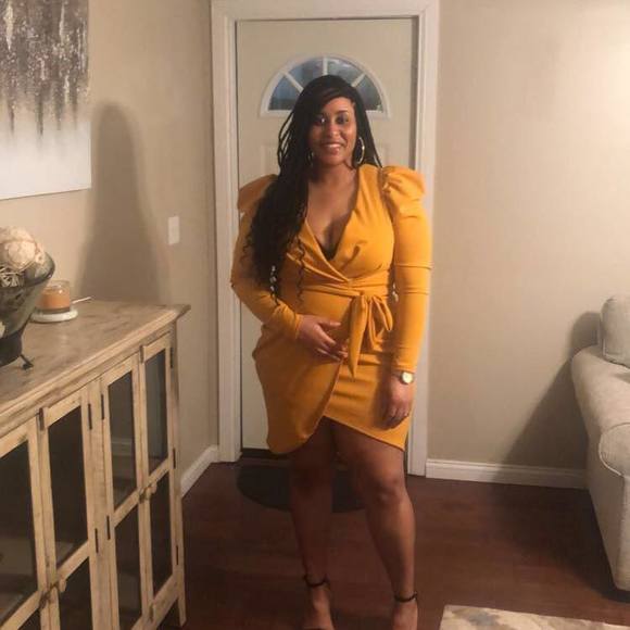 Profile Picture of Shayla Edwards (@shaylaedward513) on Poshmark