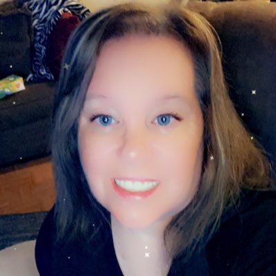 Profile Picture of Brenda (@brendadrake64) on Twitter