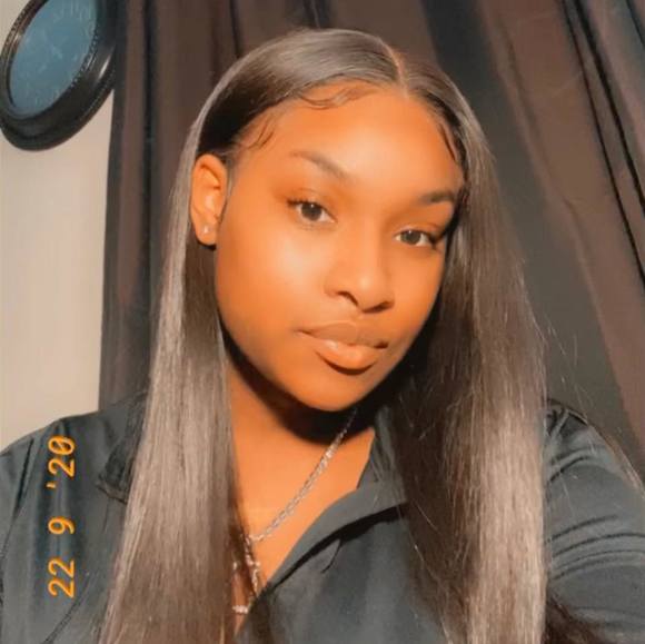 Profile Picture of Divinity Ocain (@divinityocain) on Poshmark