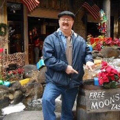 Profile Picture of Michael Segars (@MikeDean02) on Twitter