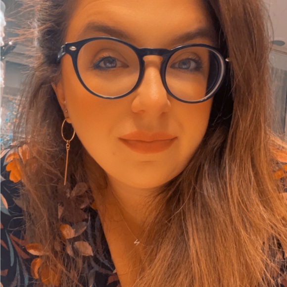 Profile Picture of Ashley Loconsole (@aantos215) on Poshmark