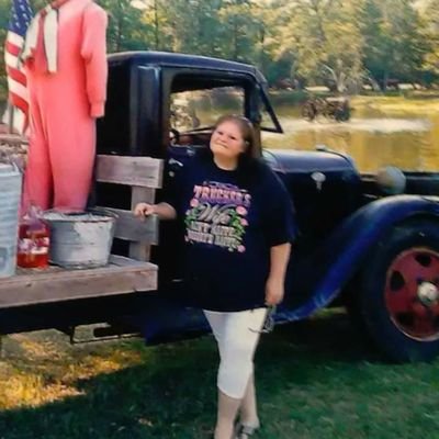 Profile Picture of Lisa Mcnutt (@Lizanutt1960) on Twitter