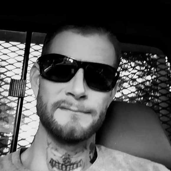 Profile Picture of David Hamman (@lildavidlynn) on Poshmark