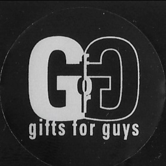 Profile Picture of Tammy Hale (@giftsforguys) on Poshmark