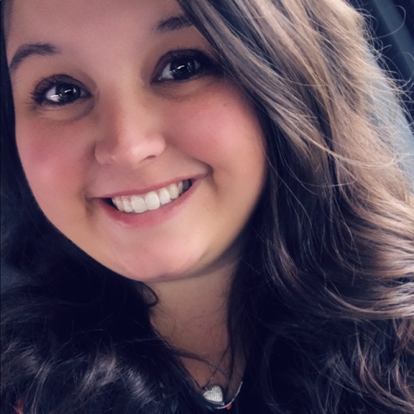 Profile Picture of Bryanna Peck (@bryannapeck) on Poshmark
