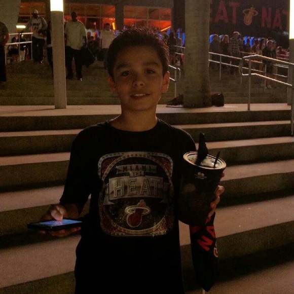 Profile Picture of Sebastian Paz (@spaz695) on Poshmark