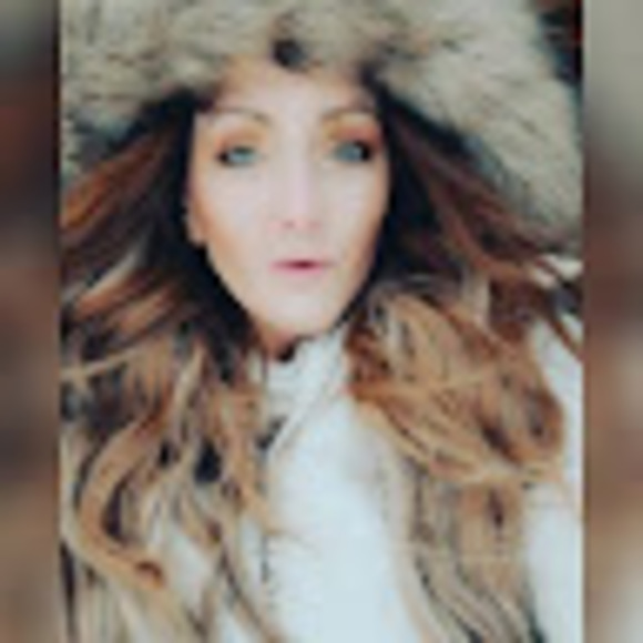 Profile Picture of Crystal Rigby (@rigbycrystal) on Poshmark