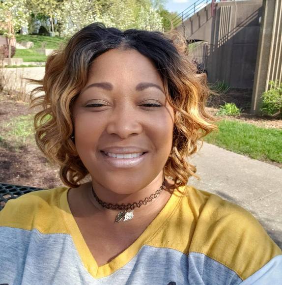Profile Picture of Diana Barnes (@dianabarnes581) on Poshmark