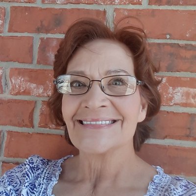 Profile Picture of Eileen Simpson (@EileenS05889021) on Twitter