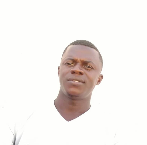 Profile Picture of Omar Bojang (@bojangomar24) on Poshmark