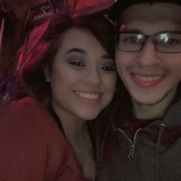 Julie Nafziger - Poshmark Profile Picture of Julie Nafziger (@julie_nafziger) on Poshmark