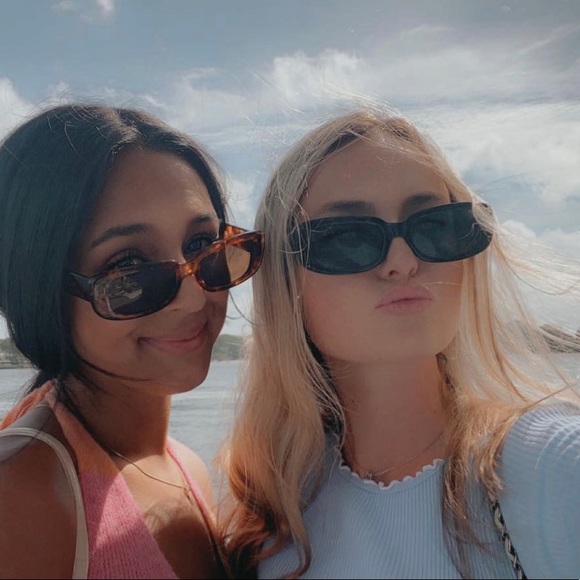 Morgan Axmann - Poshmark Profile Picture of Morgan Axmann (@morganaxmann) on Poshmark