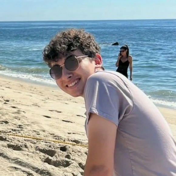 Profile Picture of Samuel Krasner (@samuelkrasner) on Poshmark