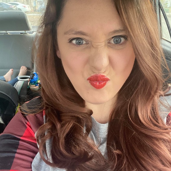Profile Picture of Jessica Brymer (@jessicabrymer) on Poshmark