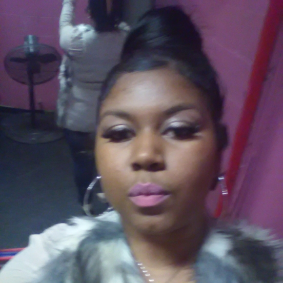 Profile Picture of Christina Legrand (@christina_21) on Poshmark