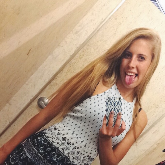 Profile Picture of Anna Barkey (@barkey35) on Poshmark