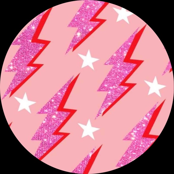 Profile Picture of Nancy Jageman (@_n_a_n_c_y_) on Poshmark