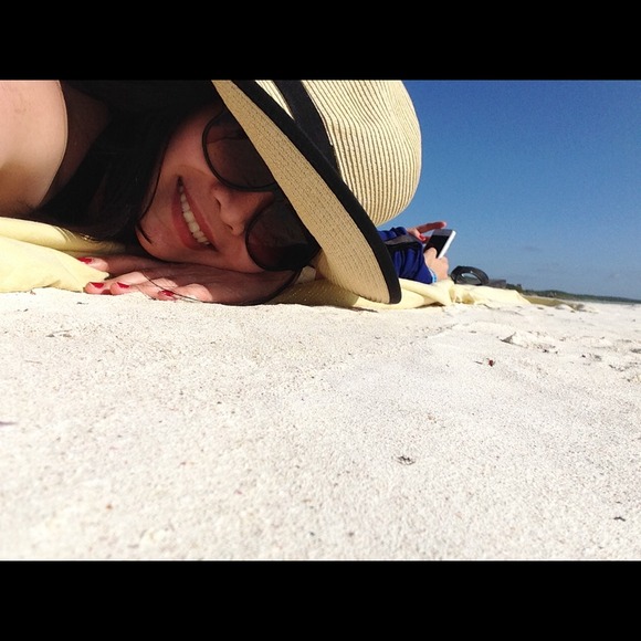 Profile Picture of Zing Chuang (@zingchuang) on Poshmark