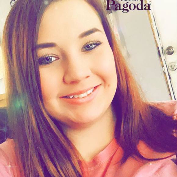 Profile Picture of Heather Solomon (@babegirlsnook) on Poshmark