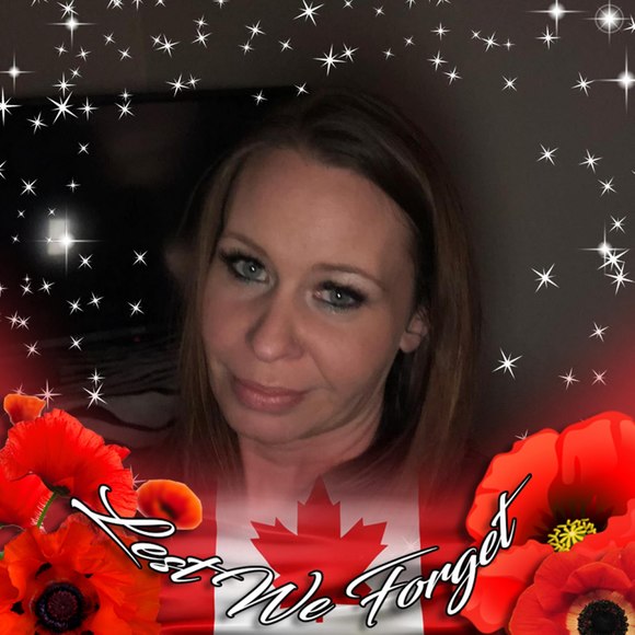 Profile Picture of Rondee Deboo (@angelfase_me) on Poshmark