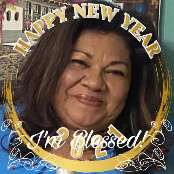 Profile Picture of Julia Suarez (@juliasuarez) on Poshmark