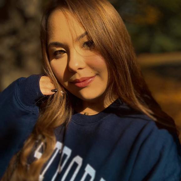 Profile Picture of Sandy Takaki (@sandy_takaki) on Poshmark