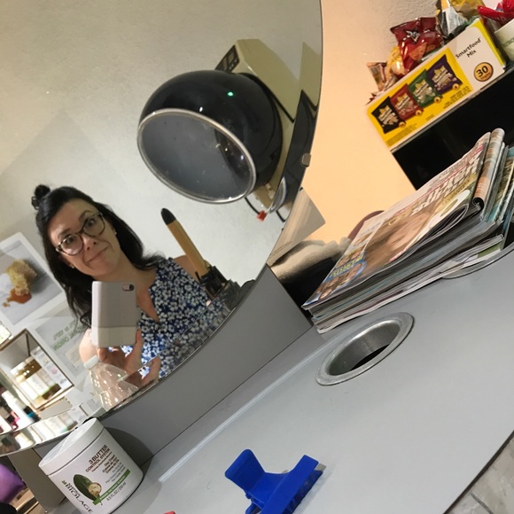 Profile Picture of Meg Sullivan (@mbuystoomuch) on Poshmark