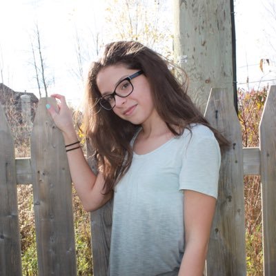 Profile Picture of Elizabeth Bertrand (@elizbertrandd) on Twitter