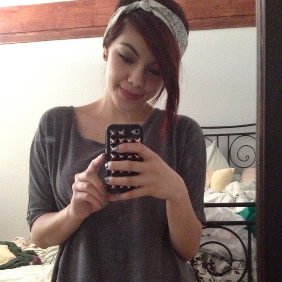 Profile Picture of Trish Huynh (@trishtwisted) on Poshmark