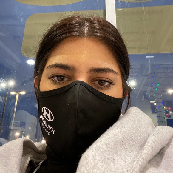 Profile Picture of Samira Karimi (@samira_karimi) on Poshmark