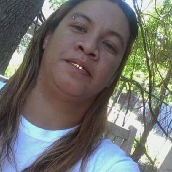 Profile Picture of Liz Lofton (@lizlofton1982) on Poshmark