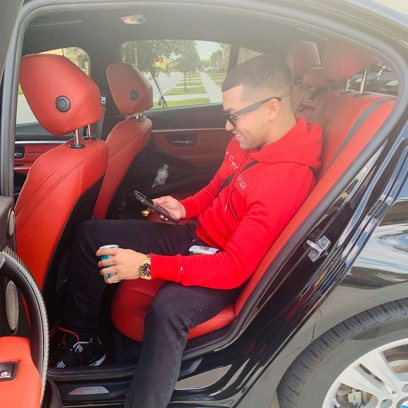 Profile Picture of Anthony Moulier (@anthonymoulier) on Poshmark